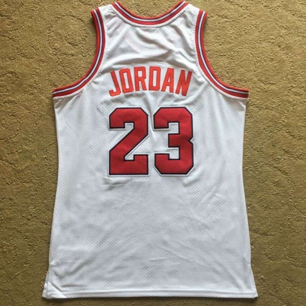 Men's Chicago Bulls Michael Jordan #23 Throwback White 1984-85 Hardwood Classics Player Jersey-Pro Kit Vault | Brand New 26/27 Sports Jerseys